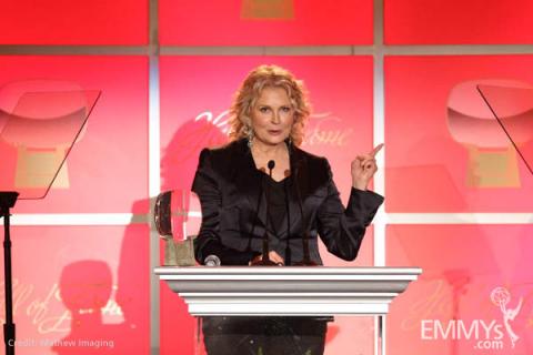 Candice Bergen accepting her Hall of Fame award.