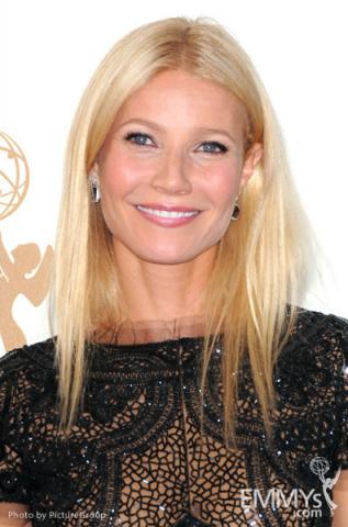 Gwyneth Paltrow arrives at the Academy of Television Arts & Sciences 63rd Primetime Emmy Awards