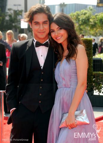 Avan Jogia and Victoria Justice attend the 2011 Primetime Creative Arts Emmys