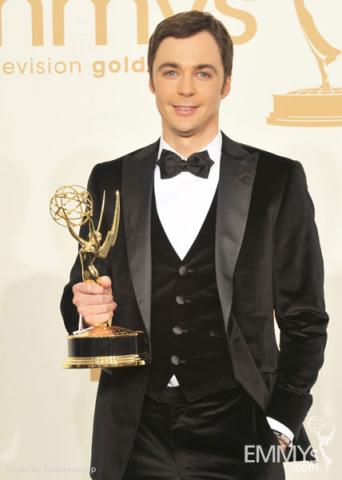 Jim Parsons poses with the award for "Outstanding Lead Actor in a Comedy Series" in the press room