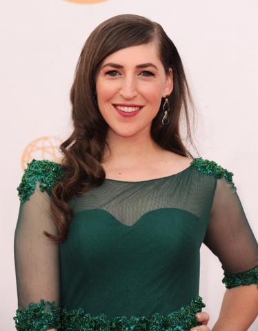  Mayim Bialik on the Red Carpet at the 65th Emmys