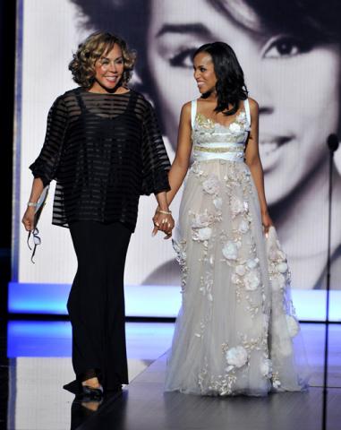 Diahann Carroll and Kerry Washington present the award for Outstanding Supporting Actor in a Drama Series