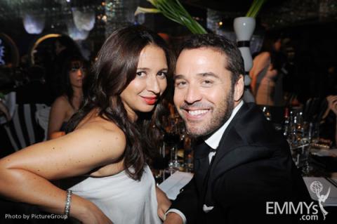 Maya Rudolph (L) and Jeremy Piven at the Governors Ball during the Academy of Television Arts & Sciences 63rd Primetime Emmys