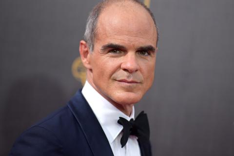 Michael Kelly on the red carpet at the 2016 Creative Arts Emmys.