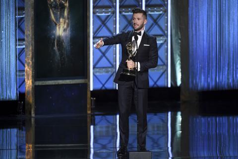 Travis Wall accepts his award at the 2017 Creative Arts Emmys.