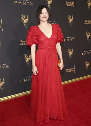 Kathryn Hahn on the red carpet at the 2017 Creative Arts Emmys.
