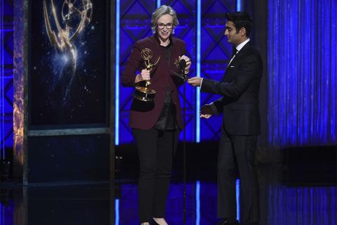Jane Lynch accepts her award at the 2017 Creative Arts Emmys. 