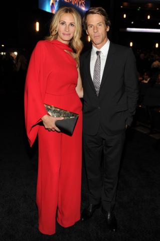 Julia Roberts of The Normal Heart and Danny Moder at the 2014 Primetime Creative Arts Emmys.