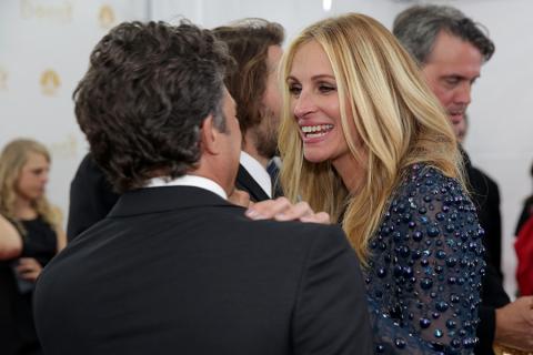 Mark Ruffalo (l) and Julia Roberts of The Normal Heart at the 66th Emmy Awards.