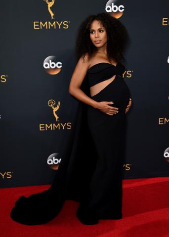 Kerry Washington on the red carpet at the 2016 Primetime Emmys.