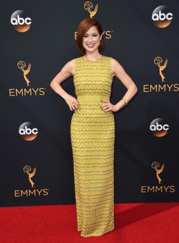 Ellie Kemper on the red carpet at the 2016 Primetime Emmys.