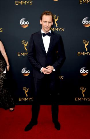 Tom Hiddleston on the red carpet at the 2016 Primetime Emmys.