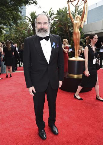 Mandy Patinkin on the reed carpet at the 69th Primetime Emmy Awards