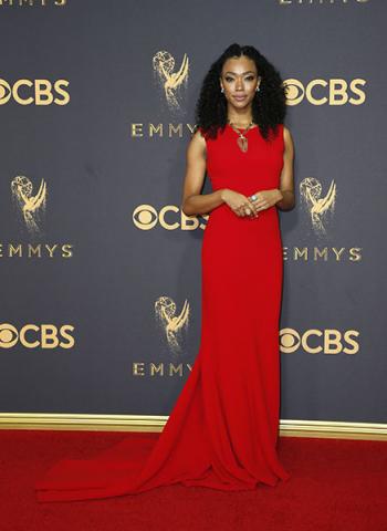 Sonequa Martin-Green on the red carpet at the 2017 Primetime Emmys. 