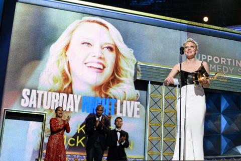 Kate McKinnon accepts her award at the 69th Primetime Emmys. 