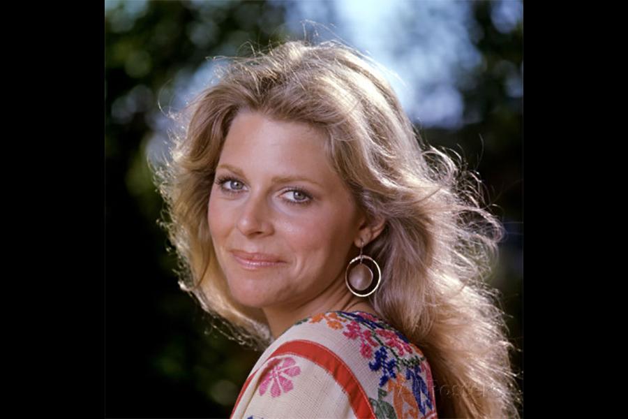 Lindsay Wagner as "Jaime Sommers" in The Bionic Woman (1976-1978)...